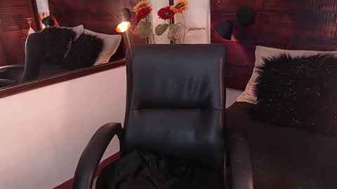 Snapshot of tamara_sanz1 chatting on 02-13-25, 09:38    online show from 02-13-25, 09:38