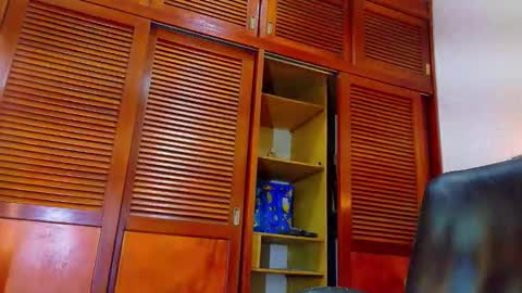 Snapshot of tamara_sanz1 chatting on 09-21-25, 05:03    online show from 09-21-25, 05:03