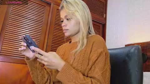 Snapshot of tamara_sanz1 chatting on 10-02-25, 09:49    online show from 10-02-25, 09:49