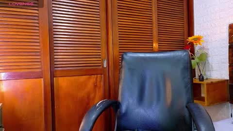 Snapshot of tamara_sanz1 chatting on 10-26-25, 10:54    online show from 10-26-25, 10:54