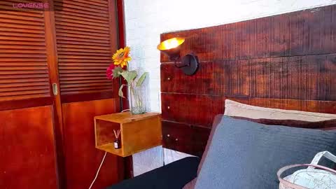 Snapshot of tamara_sanz1 chatting on 11-13-25, 10:47 online show from 11-13-25, 10:47