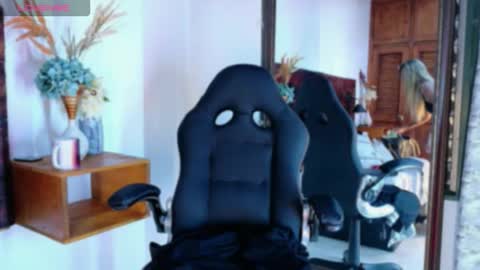    online show from 02-06-26, 10:07