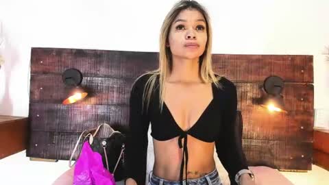 Snapshot of tamara_sanz1 chatting on 06-12-26, 10:58 online show from 06-12-26, 10:58
