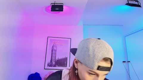 Snapshot of tamara_slimx chatting on 01-10-25, 06:42 Tamara online show from 01-10-25, 06:42