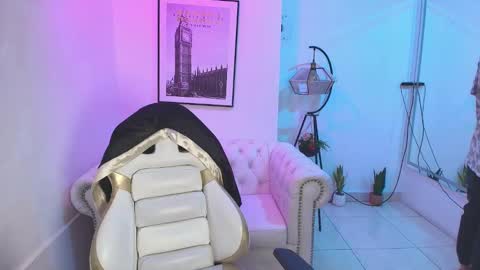 Snapshot of tamara_slimx chatting on 01-21-25, 03:04 Tamara online show from 01-21-25, 03:04