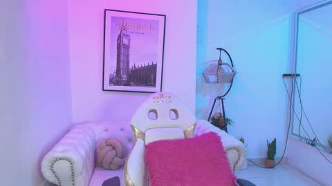 Snapshot of tamara_slimx chatting on 01-21-25, 09:13 Tamara online show from 01-21-25, 09:13