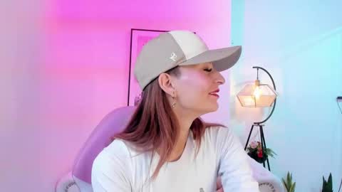 Snapshot of tamara_slimx chatting on 01-30-25, 04:06 Tamara online show from 01-30-25, 04:06