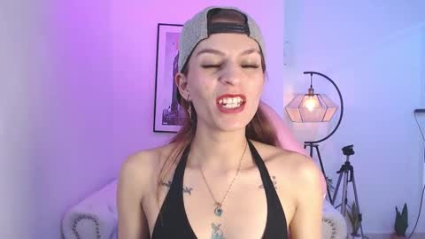 Snapshot of tamara_slimx chatting on 02-01-25, 07:05 Tamara online show from 02-01-25, 07:05