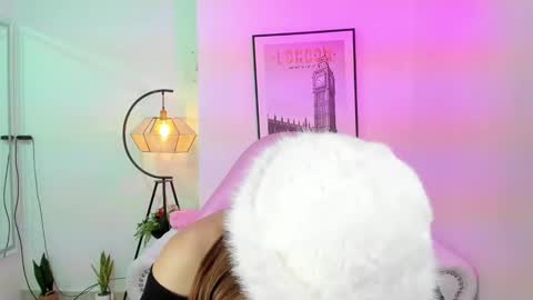 Snapshot of tamara_slimx chatting on 02-05-25, 09:46 Tamara online show from 02-05-25, 09:46