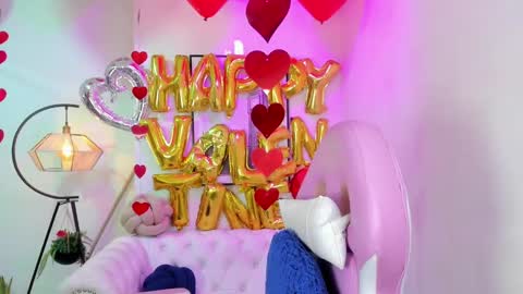 Snapshot of tamara_slimx chatting on 02-15-25, 08:00 Tamara online show from 02-15-25, 08:00