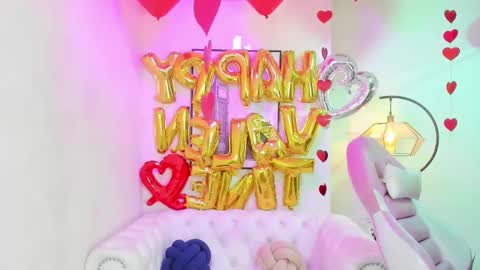 Snapshot of tamara_slimx chatting on 02-16-25, 09:04 Tamara online show from 02-16-25, 09:04