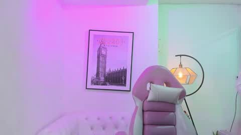 Snapshot of tamara_slimx chatting on 02-20-25, 09:55 Tamara online show from 02-20-25, 09:55