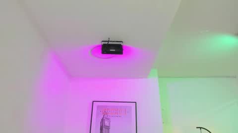 Snapshot of tamara_slimx chatting on 02-28-25, 03:37 Tamara online show from 02-28-25, 03:37