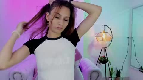 Snapshot of tamara_slimx chatting on 03-01-25, 03:43 Tamara online show from 03-01-25, 03:43