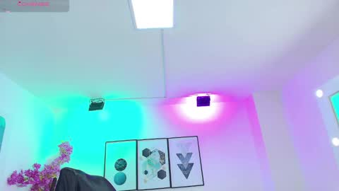 Snapshot of tamara_slimx chatting on 09-26-25, 10:19 Tamara online show from 09-26-25, 10:19