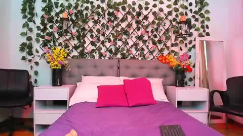 Snapshot of tamararose11 chatting on 02-25-25, 02:44 Tami online show from 02-25-25, 02:44