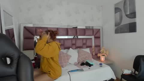 Snapshot of tamararose11 chatting on 03-09-25, 03:43 Tami online show from 03-09-25, 03:43