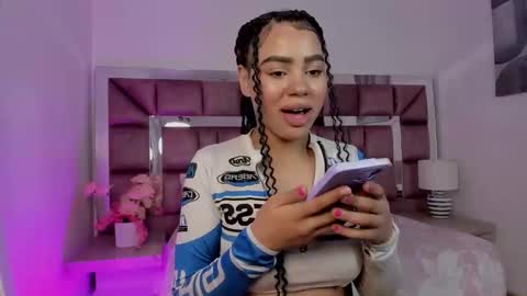 Snapshot of tamararose11 chatting on 10-10-25, 12:09 Tami online show from 10-10-25, 12:09