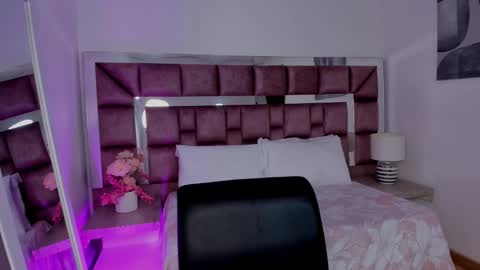 Snapshot of tamararose11 chatting on 10-15-25, 10:21 Tami online show from 10-15-25, 10:21