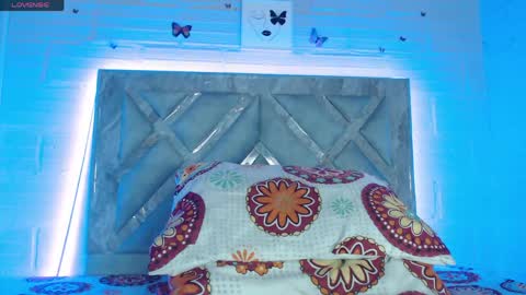 Snapshot of tami_vega chatting on 06-07-26, 01:15 Tamy Vega online show from 06-07-26, 01:15