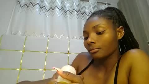 Snapshot of tamia538235 chatting on 01-21-25, 12:25 tamia online show from 01-21-25, 12:25