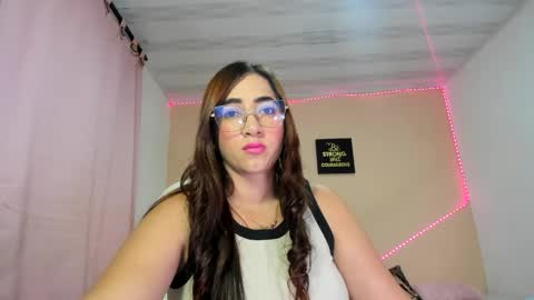 Snapshot of tamidesire chatting on 05-14-26, 07:53 TamiDesire online show from 05-14-26, 07:53