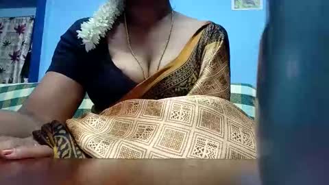 Snapshot of tamilmadhi520 chatting on 05-28-26, 06:43 tamilmadhi520 online show from 05-28-26, 06:43