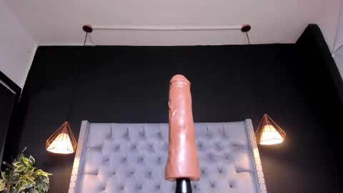   online show from 10-23-25, 05:07