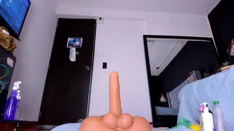   online show from 10-28-25, 03:43