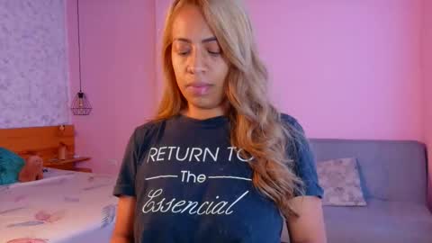 Snapshot of tammy_evans chatting on 11-21-25, 11:53 TAMARA online show from 11-21-25, 11:53