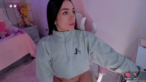 Snapshot of tammy_w chatting on 01-18-25, 09:45 Tammy online show from 01-18-25, 09:45