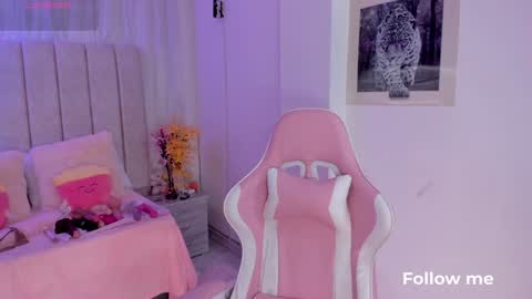 Snapshot of tammy_w chatting on 01-19-25, 12:49 Tammy online show from 01-19-25, 12:49