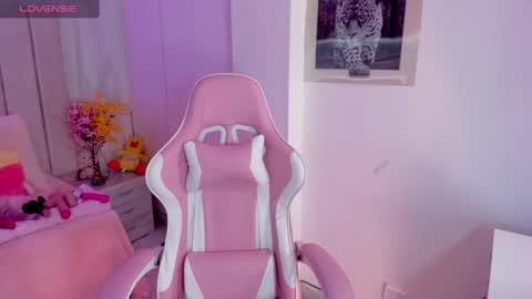 Snapshot of tammy_w chatting on 02-27-25, 11:59 Tammy online show from 02-27-25, 11:59