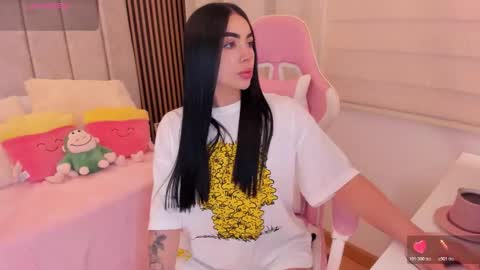 Snapshot of tammy_w chatting on 10-27-25, 05:17 Tammy online show from 10-27-25, 05:17