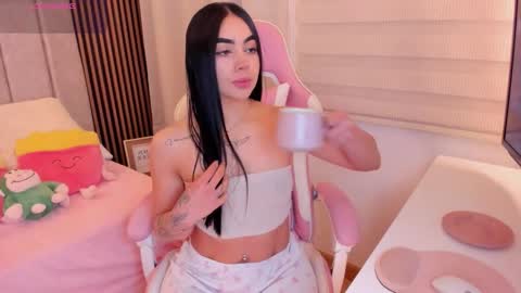 Snapshot of tammy_w chatting on 11-02-25, 08:00 Tammy online show from 11-02-25, 08:00