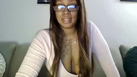Snapshot of tammygold chatting on 01-11-25, 01:01 Tammygold online show from 01-11-25, 01:01