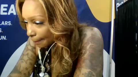 Snapshot of tammygold chatting on 10-26-25, 06:14 Tammygold online show from 10-26-25, 06:14