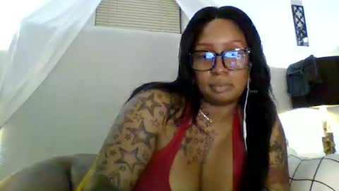 Snapshot of tammygold chatting on 12-03-25, 01:35 Tammygold online show from 12-03-25, 01:35
