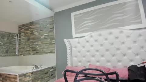 Snapshot of tammyparker_ chatting on 03-08-25, 10:54 Tammara online show from 03-08-25, 10:54