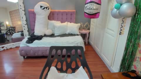 Snapshot of tammyparker_ chatting on 09-28-25, 07:47 Tammara online show from 09-28-25, 07:47