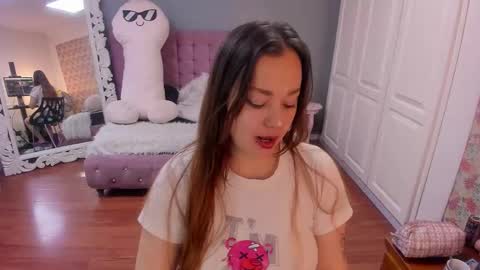 Snapshot of tammyparker_ chatting on 11-22-25, 05:39 Tammara online show from 11-22-25, 05:39