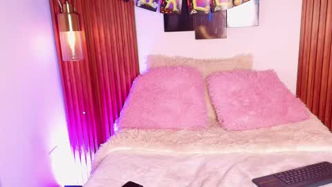  BLUE  online show from 10-23-25, 02:05