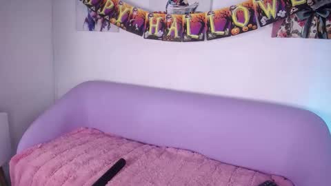  BLUE  online show from 10-28-25, 01:36