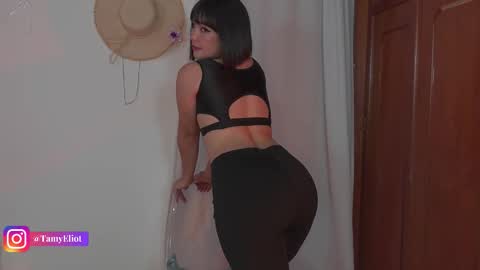 Snapshot of tamyeliot chatting on 11-27-25, 02:02 Tamy online show from 11-27-25, 02:02