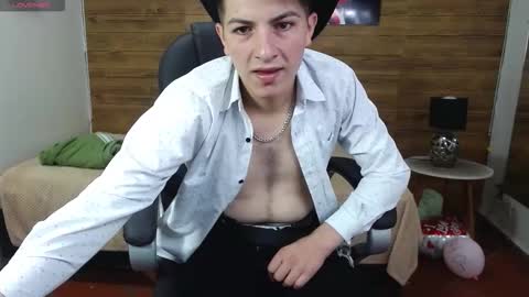 Snapshot of taner_king chatting on 10-31-25, 04:02 TANER online show from 10-31-25, 04:02