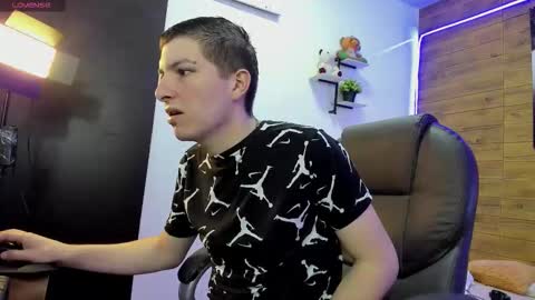 Snapshot of taner_king chatting on 11-23-25, 03:28 TANER online show from 11-23-25, 03:28