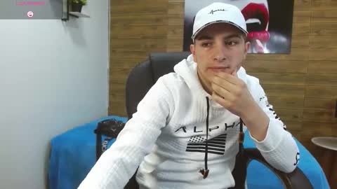 Snapshot of taner_king chatting on 12-04-25, 02:43 TANER online show from 12-04-25, 02:43