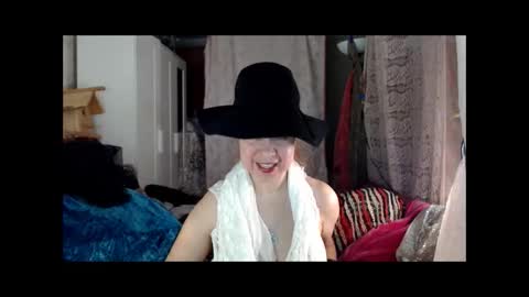 Snapshot of tanganiika chatting on 12-18-24, 08:47 Milena online show from 12-18-24, 08:47