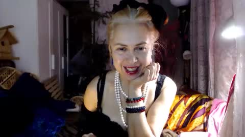 Snapshot of tanganiika chatting on 11-29-25, 10:18 Milena online show from 11-29-25, 10:18