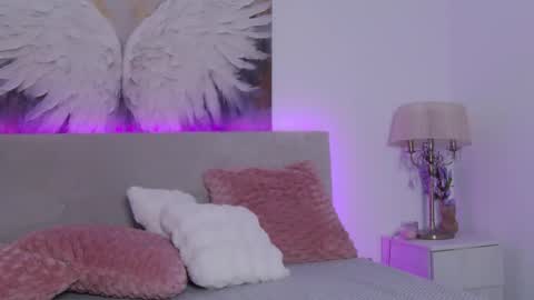 Snapshot of taniaamore chatting on 11-28-25, 05:59 Tania Amore online show from 11-28-25, 05:59